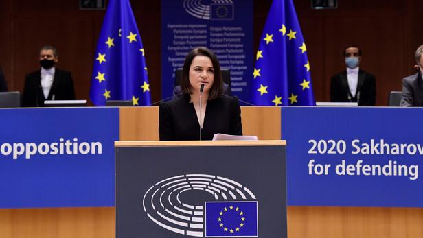 Biélorussie : «nous allons gagner», assure l'opposante Svetlana Tikhanovskaïa en recevant le prix Sakharov