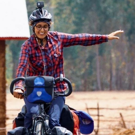 Nora Iffa, une voyageuse marocaine qui veut sillonner l’Afrique à bicyclette