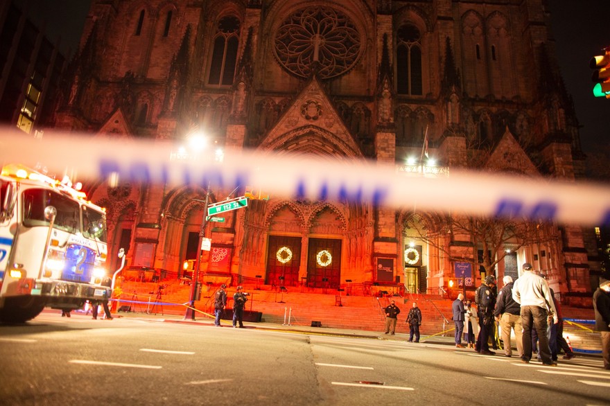 États-Unis : un homme tué par la police après avoir tiré à un concert de Noël