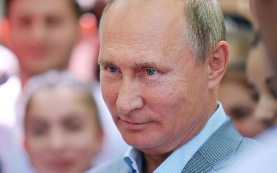 Russie : Poutine demande le début des vaccinations «à grande échelle» la semaine prochaine