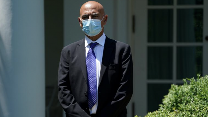 Coronavirus : Moncef Slaoui détaille le vaccin et sa distribution, n’en déplaise à Joe Biden