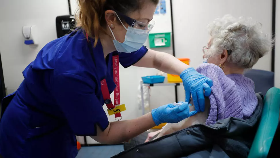 Coronavirus: le Royaume-Uni a commencé à vacciner massivement