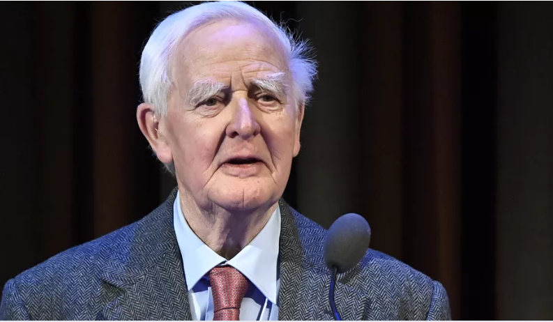 John le Carré, maître du roman d'espionnage, est mort à l'âge de 89 ans