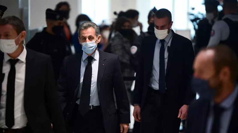 Affaire des écoutes : quatre ans de prison dont deux ferme requis contre Nicolas Sarkozy, son avocat Thierry Herzog et l'ancien magistrat Gilbert Azibert