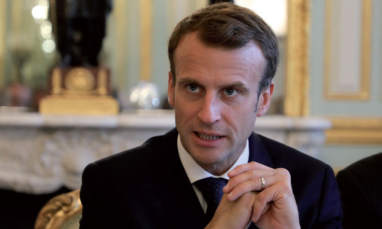 Emmanuel Macron ne présente plus de symptômes du Covid-19
