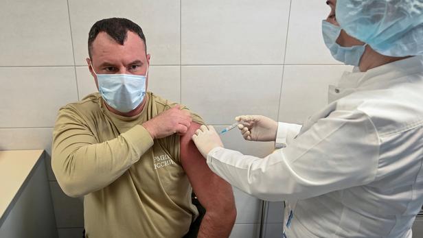 Covid-19 : la Russie bat son record de contaminations et de décès