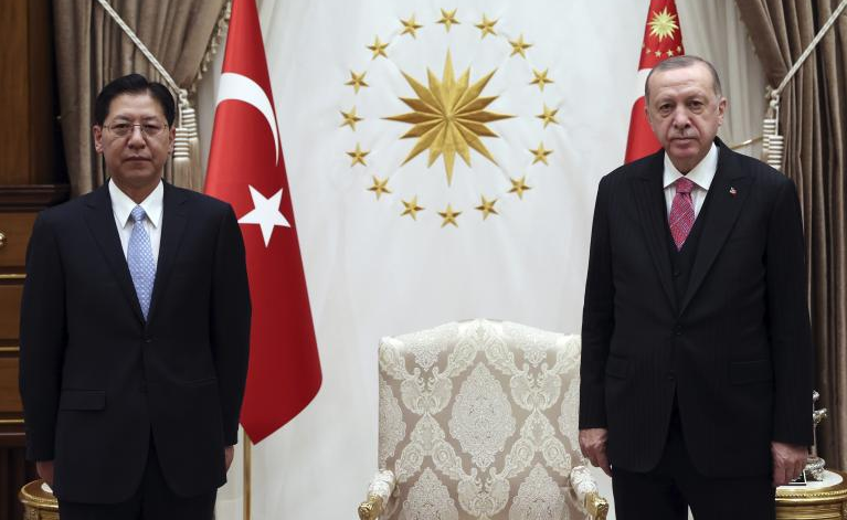 La Chine ratifie un traité d'extradition avec la Turquie, les Ouïghours inquiets