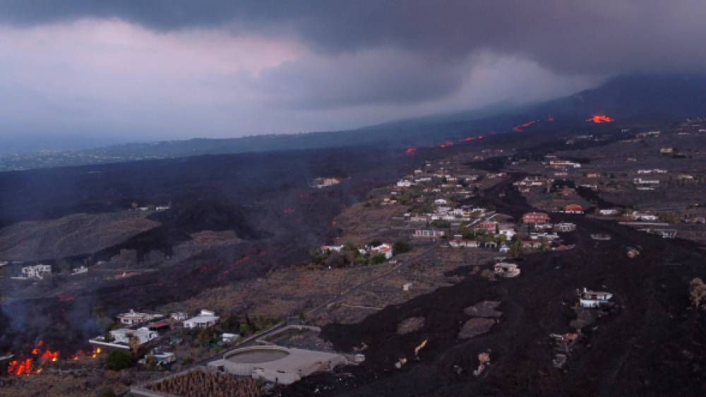 Éruption aux Canaries: 33.000 personnes brièvement confinées à cause des émissions de gaz