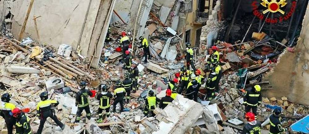 Explosion dans des immeubles en Sicile: quatre nouveaux corps retirés des décombres