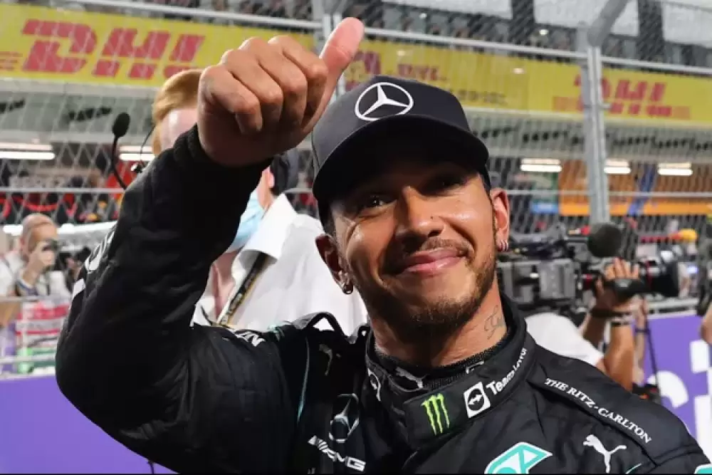 Formule 1: Hamilton gagne en Arabie Saoudite et rejoint Vestappen au classement