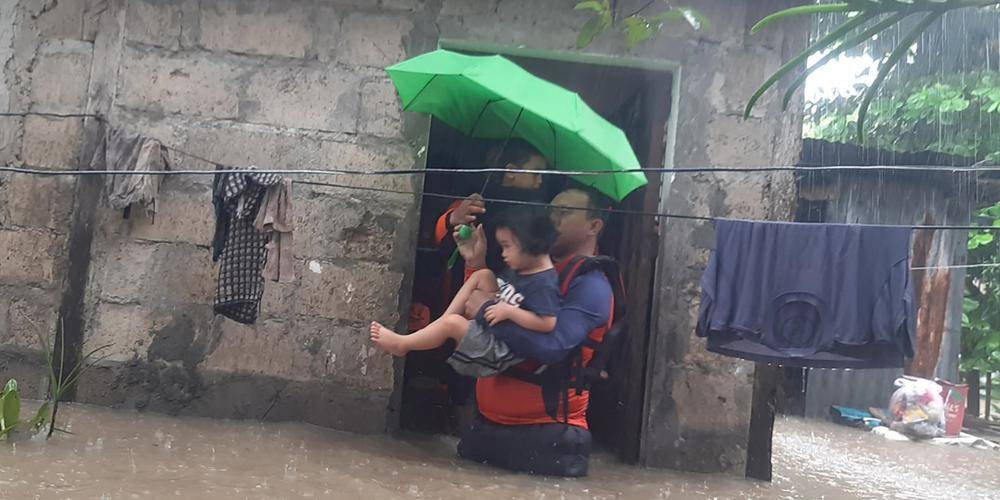 Philippines : huit morts et des dizaines de milliers d’évacués dans de graves inondations