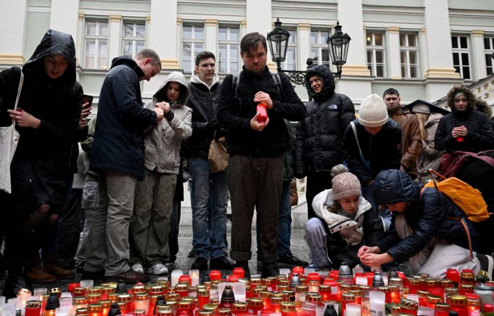 Fusillade de Prague: les autorités tchèques révisent le nombre de victimes à 13 morts