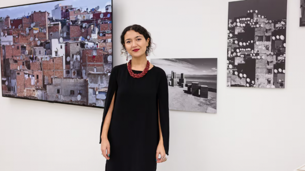 L’artiste marocaine Hiba Baddou remporte le prix Art for Change 2024