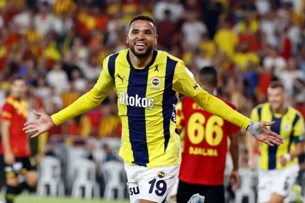 Fenerbahçe et Mourinho étudient une offre saoudienne pour En-Nesyri