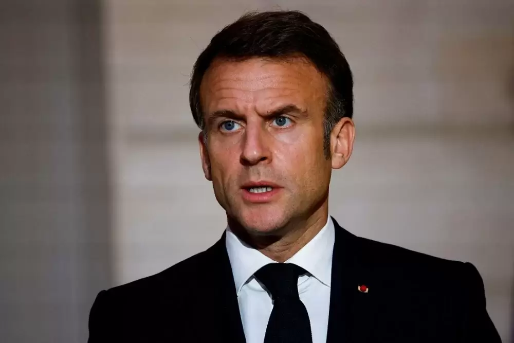 France : Macron se réunit avec des partis en quête d'un contrat de méthode