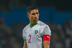 Achraf Hakimi pose ses valises au Maroc, accompagné par un staff médical parisien