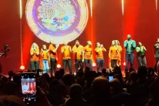 Le festival ComediaBlanca embrase l’Olympia devant une salle comble et un invité de marque