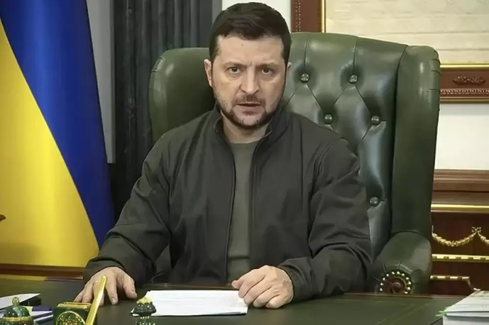 Zelensky : Kiev s'attend à une réponse mercredi de la Russie sur le plan américain
