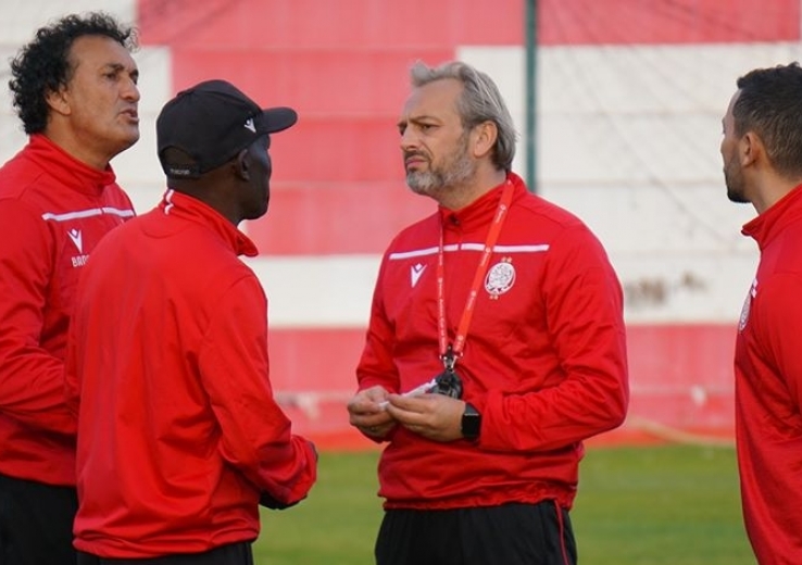 Said Naciri pose un ultimatum à Sébastien Desabre