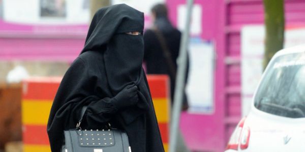 Agadir: une femme portant le niqab risque gros