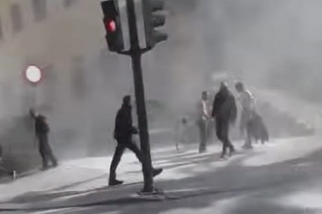 Vidéo – Un Marocain s’immole par le feu en Espagne pour protester contre la bureaucratie espagnole