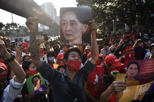 Birmanie : appel à libérer Aung San Suu Kyi au lendemain du coup d'Etat