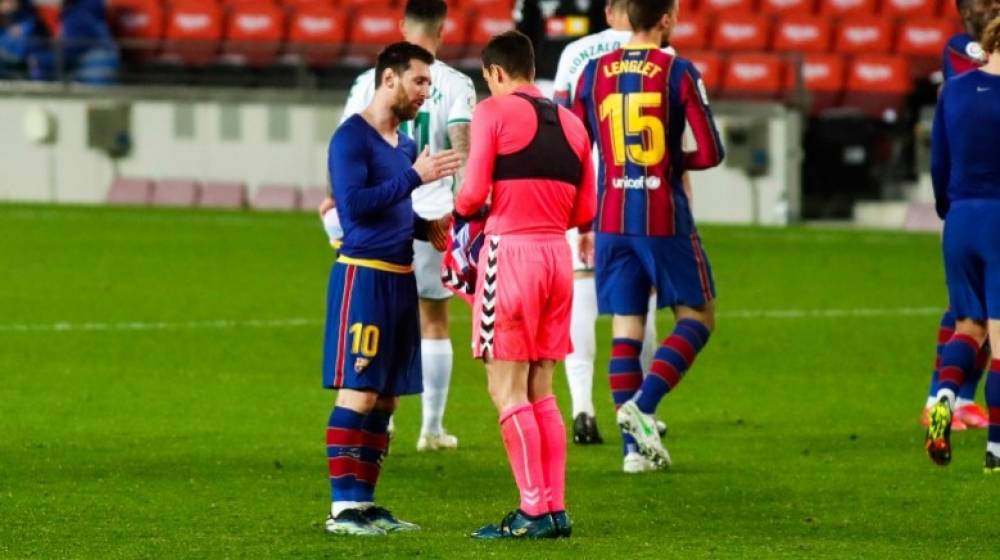 Le gardien d'Elche "surpris" après l'échange de maillot avec Messi