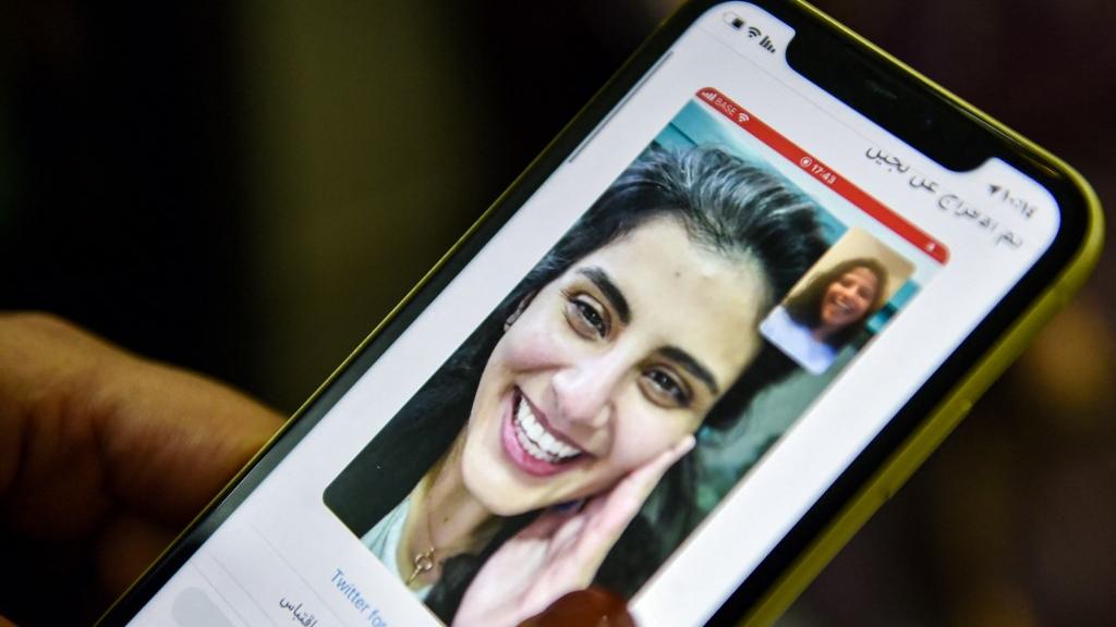 Arabie Saoudite : qui est Loujain al-Hathloul, cette militante féministe libérée après trois ans de prison ?