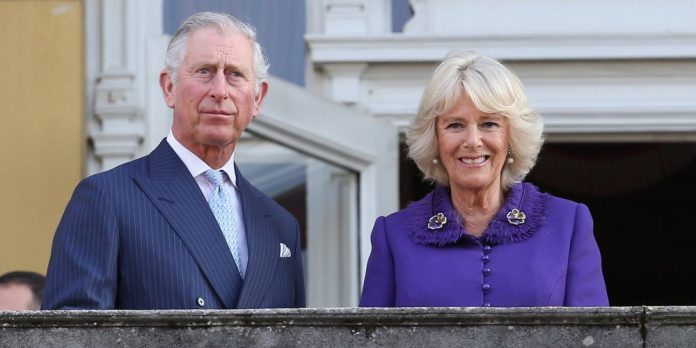 Le prince Charles et son épouse vaccinés contre Covid-19
