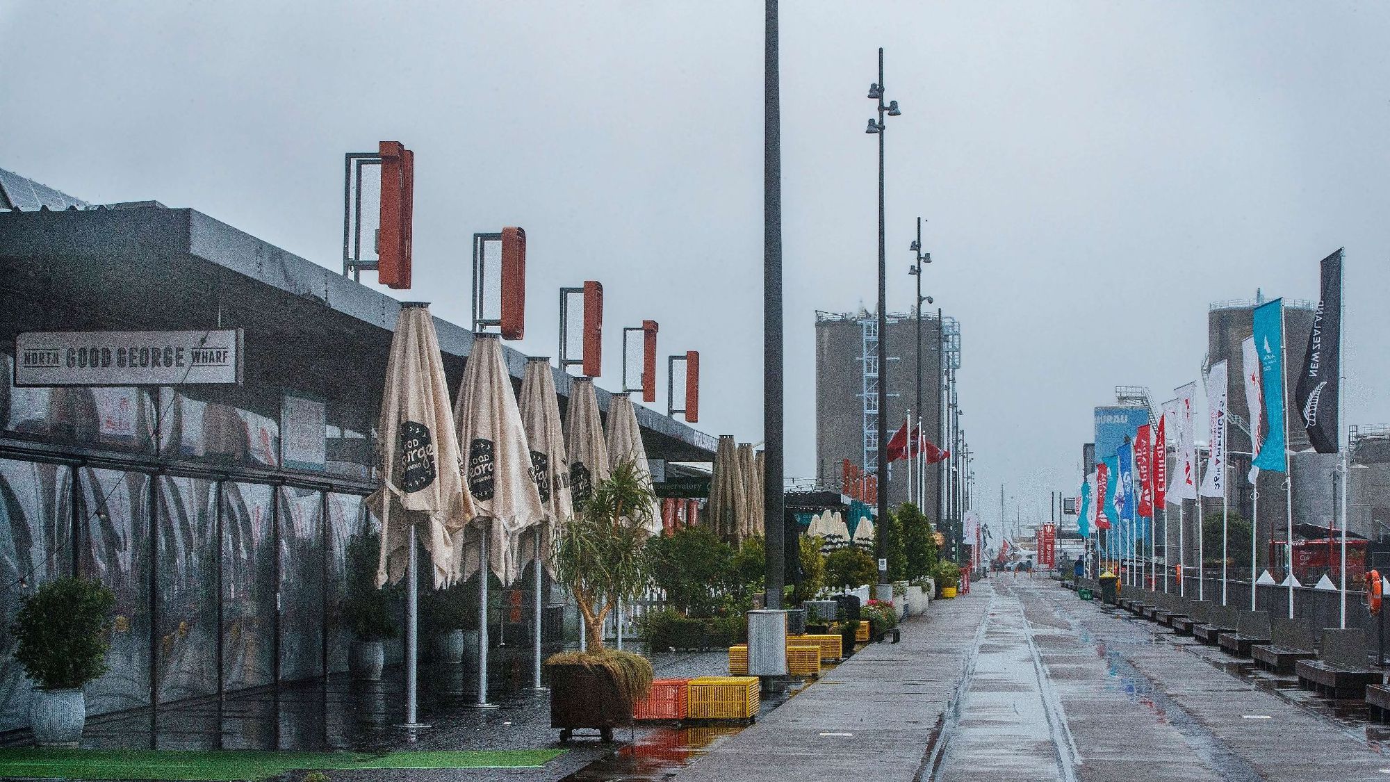 Nouvelle-Zélande: Auckland confiné pour lutter contre le variant britannique