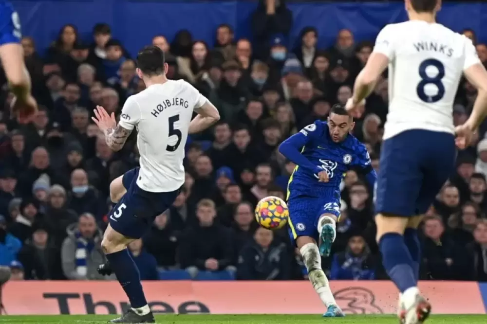 Chelsea : La frappe de Hakim Ziyech face à Tottenham désigné meilleur but du mois de janvier