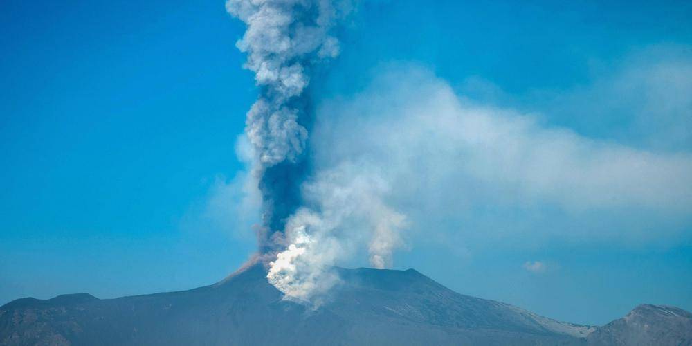 Italie : l’Etna crache des cendres, l’aéroport de Catane annule tous ses vols