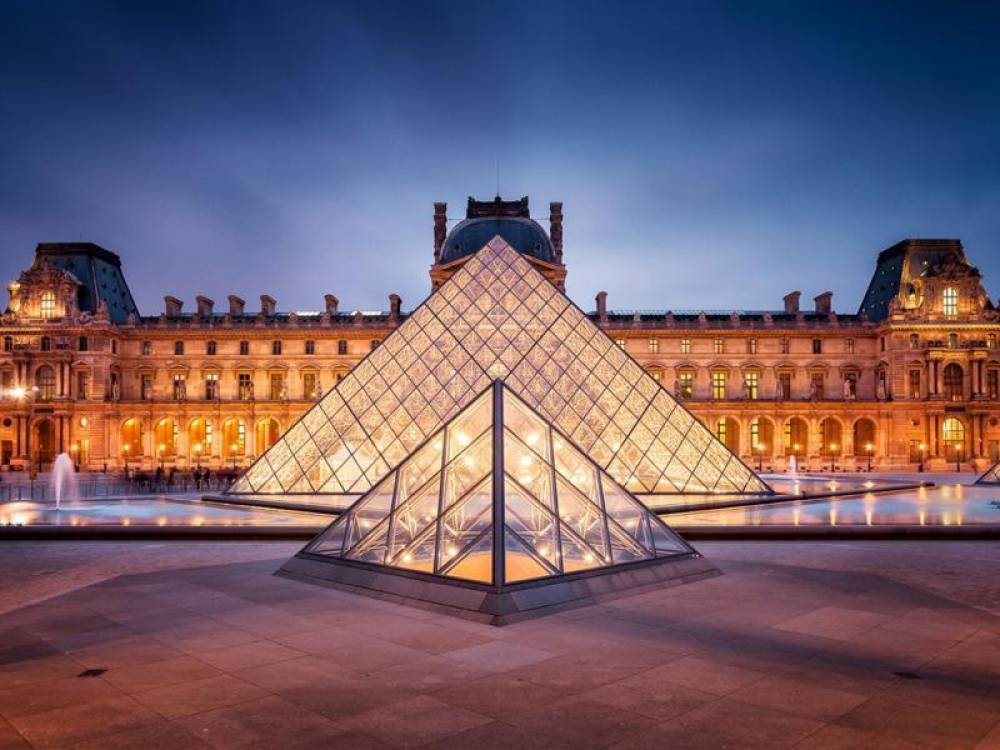 La nouvelle présidente du Louvre veut réenchanter "le plus beau musée du monde"