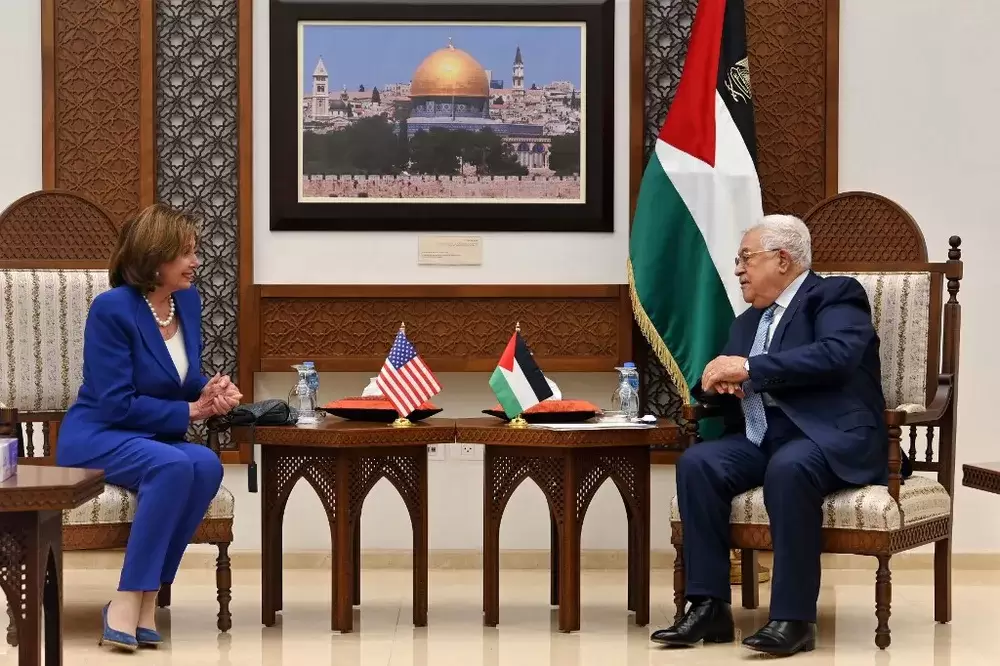 Mahmoud Abbas accueille Nancy Pelosi à Ramallah