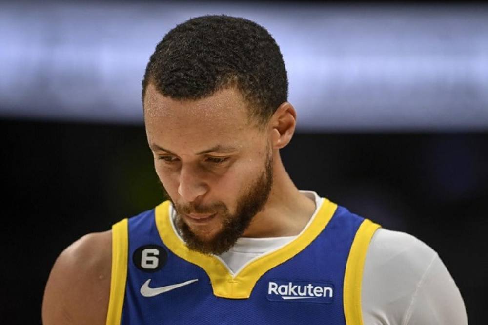 NBA: Stephen Curry forfait pour une durée indéterminée à cause d'une blessure