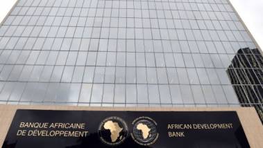 Le Sénégal et la BAD signent deux accords de finan...