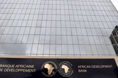 Le Sénégal et la BAD signent deux accords de financement