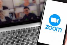 USA : Zoom va licencier 1300 employés