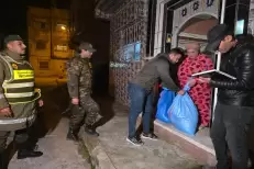 Ksar El Kébir: distribution de denrées alimentaires au profit des habitants revenus chez eux