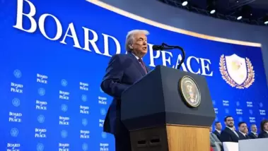 Le Conseil de Paix tient sa réunion inaugurale jeu...