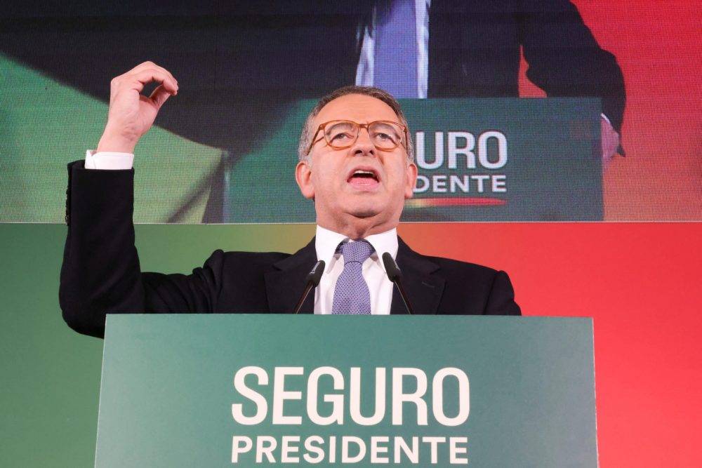 Présidentielle au Portugal: Large victoire du candidat Antonio José Seguro