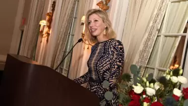 Anne-Claire Legendre, diplomate experte du monde a...