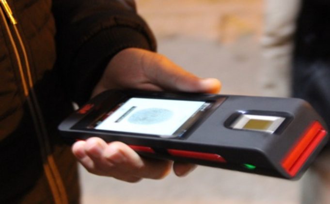 Une première au Maroc – La police de Ouarzazate utilise un appareil d’identification biométrique dans l’espace public