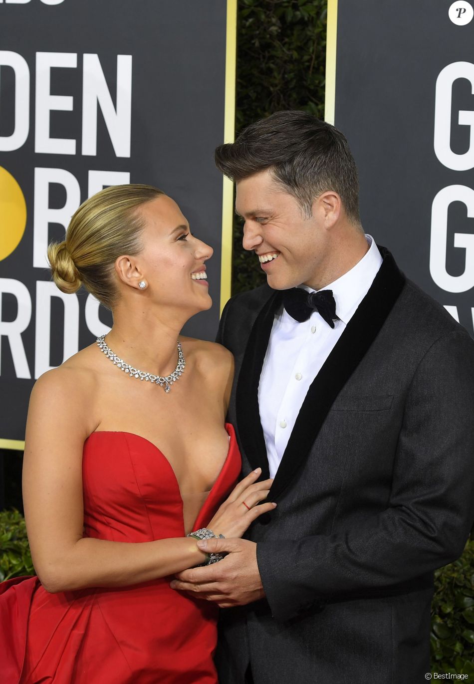 Scarlett Johansson au bras de Colin Jost, les stars en couple aux Golden Globes