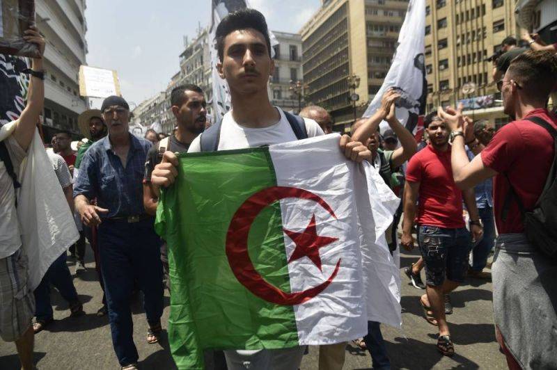 Alger : la police disperse une manifestation avant la marche du "Hirak"