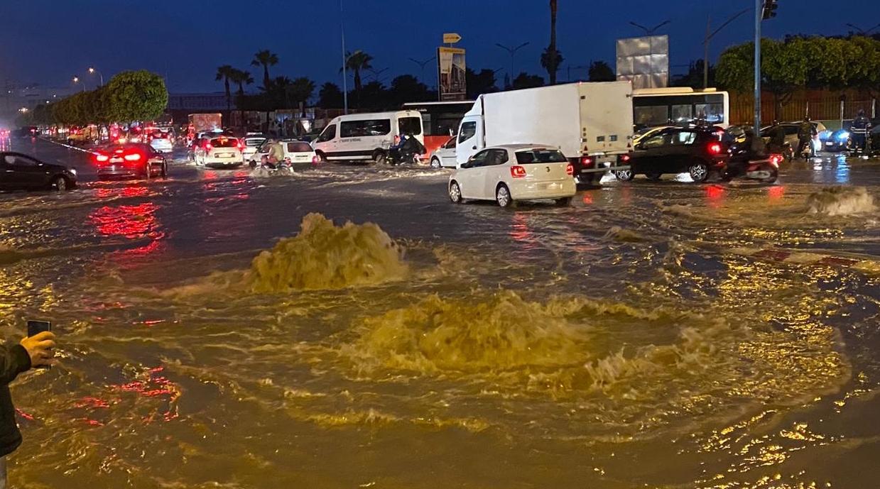 Fortes pluies : Casablanca sous l'eau, écoles fermées, coupures d'électricité, ville paralysée