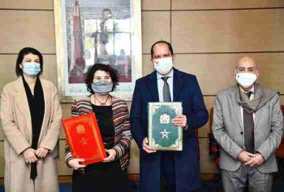 La Fondation Banque Populaire équipe les élèves des quartiers défavorisés de Casablanca en tablettes numériques