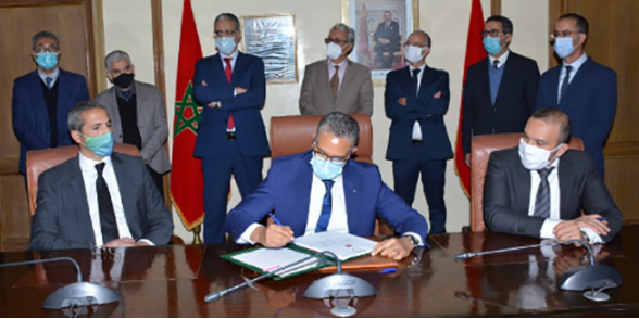Parc éolien Jbel Lahdid: signature des contrats du projet