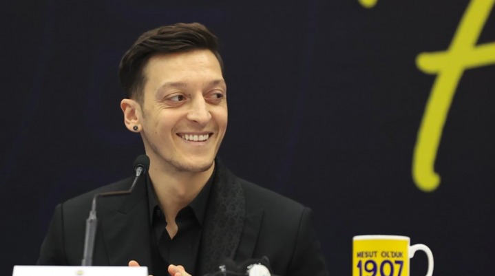 Mesut Ozil annonce qu’il ne rejouera « plus jamais » pour l’Allemagne