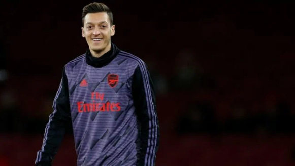 Arsenal : Mesut Ozil serait proche d’un accord avec Fenerbahçe